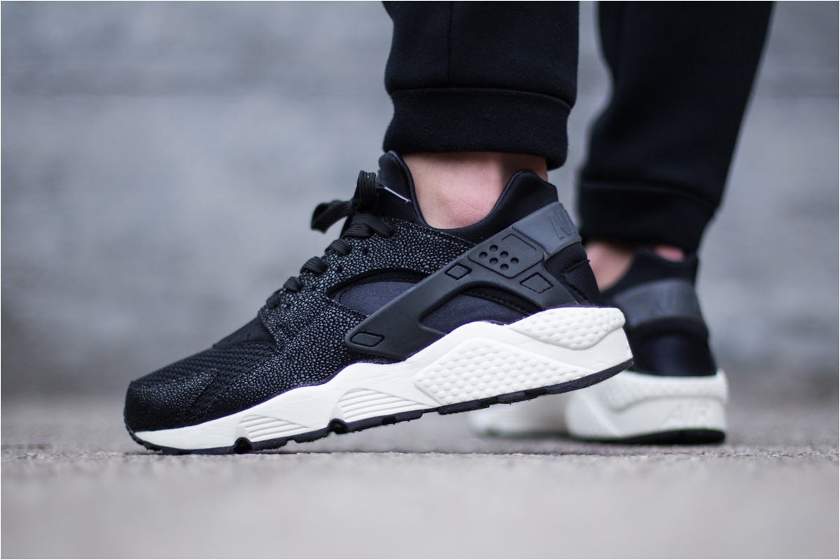 nike air huarache pa stingray black white trainer