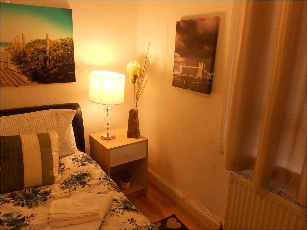 Rent Heat Lamps London Apartment Metro Flat London Uk Booking Com