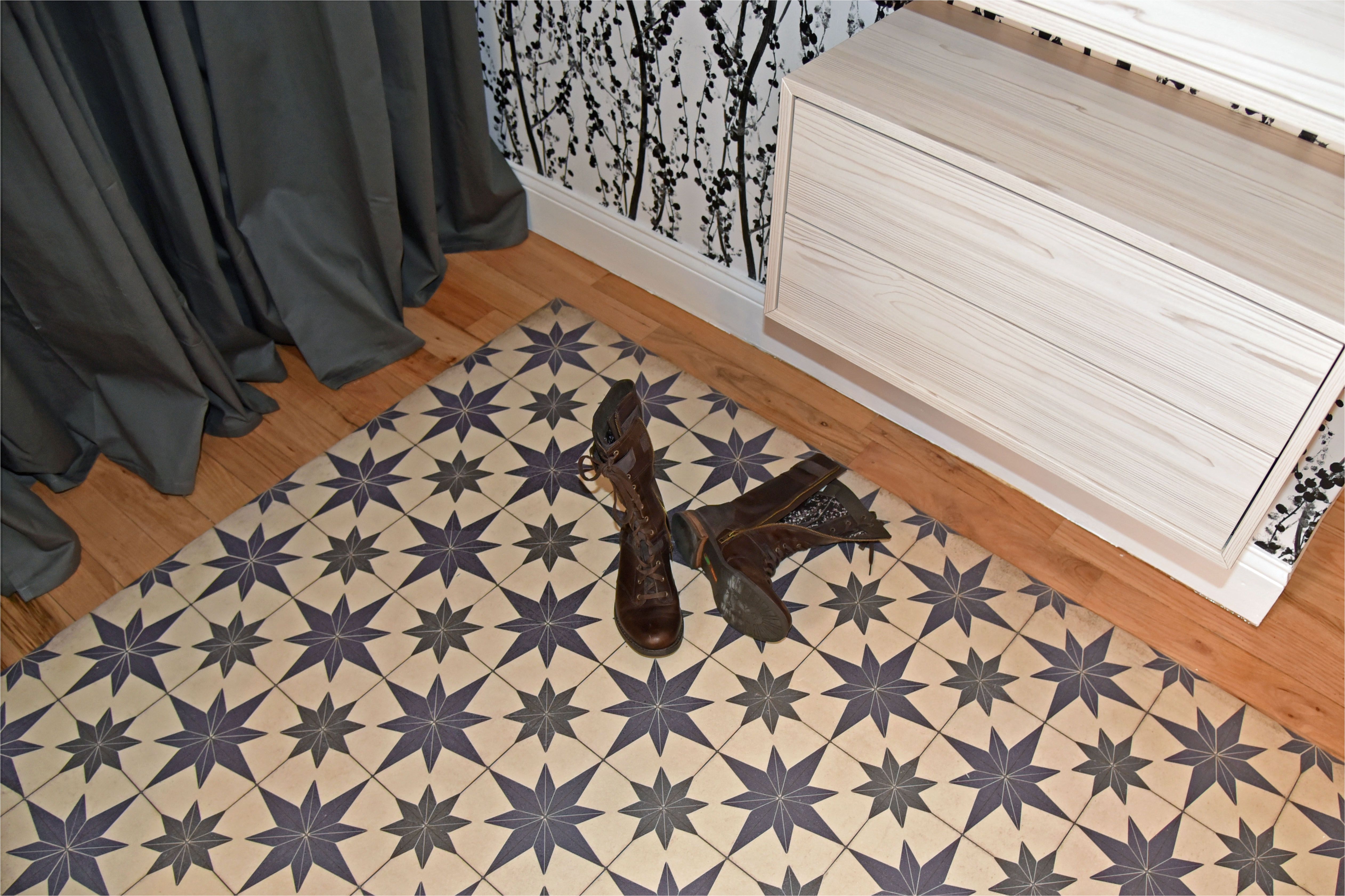 tiny entryway makeover vinyl floor cloth 58ab62a35f9b58a3c9f0ad18