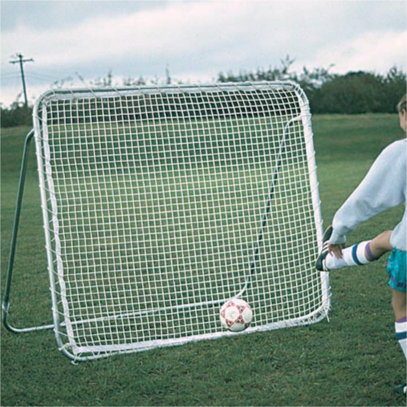 goal sporting goods train smart soccer rebounder skr1