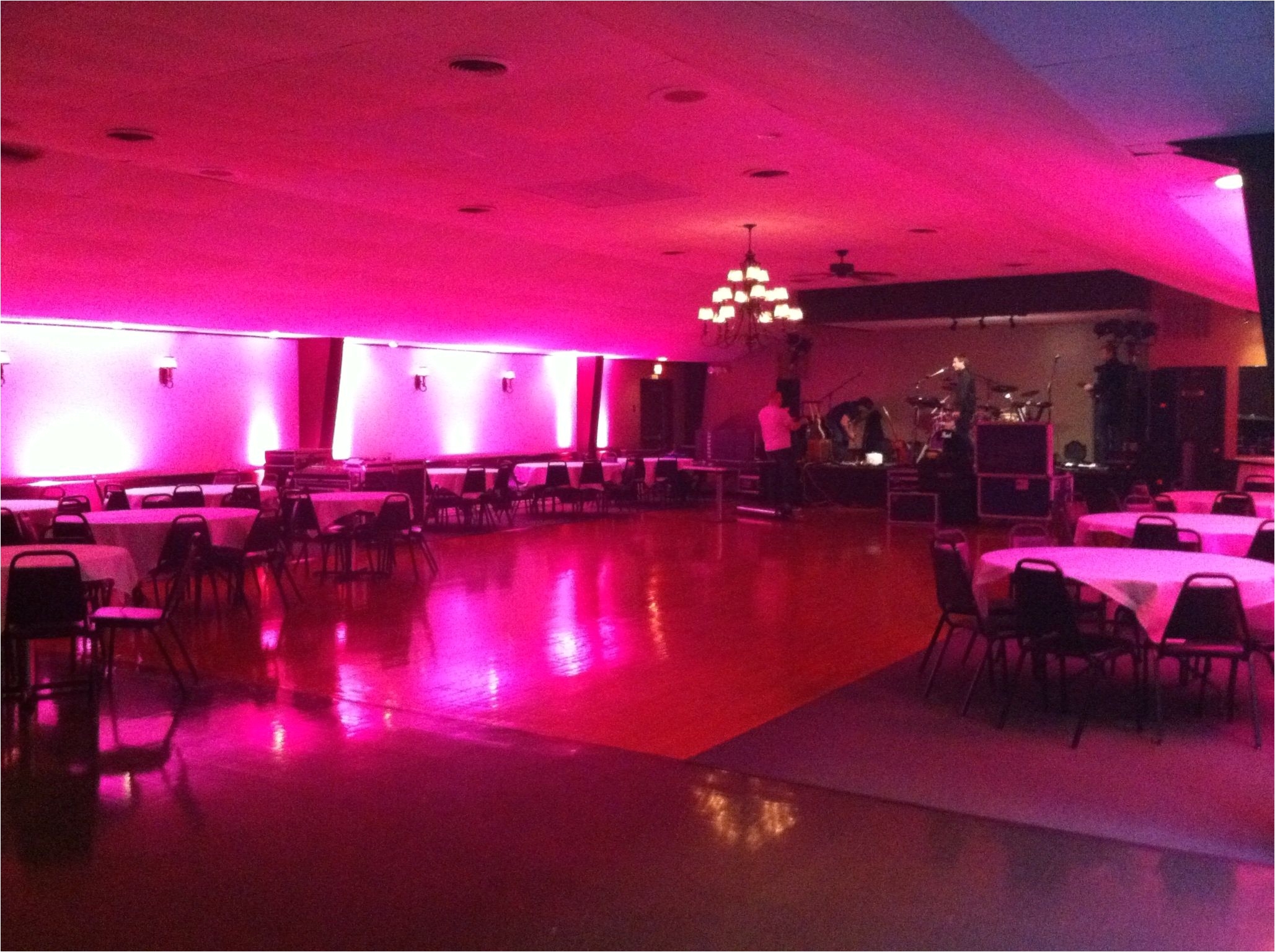 pink up lighting in ballroom at whipps dining hall