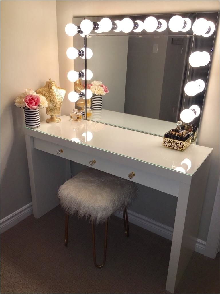 picture of vanity mirror with desk lights