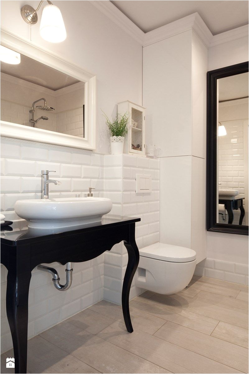 Bathroom Design Ideas Glasgow CzerÅ W Bieli Åazienka ZdjÄcie Od WnÄtrznoÅci Anna MarszaÅkowska