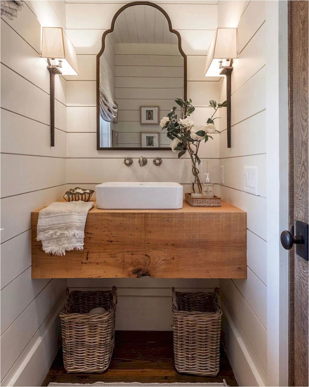 Gorgeous 36 Awesome Small Farmhouse Bathroom Design Ideas