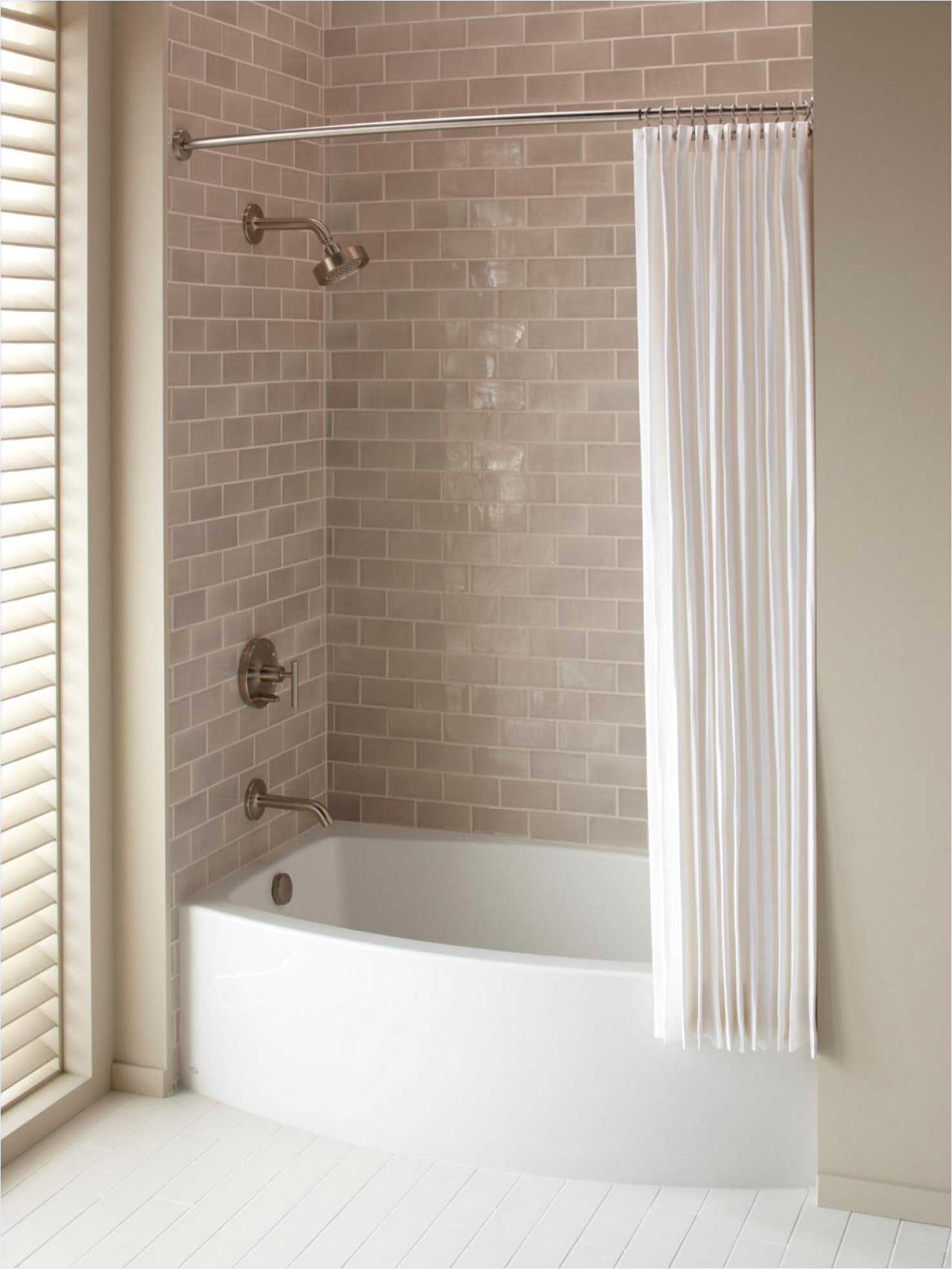 classic freestanding deep bathtubs to suit small spaces