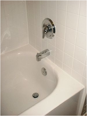 Acrylic Bathtub with Tub Surround the Pros and Cons Of Having An Acrylic Bathtub Liner and