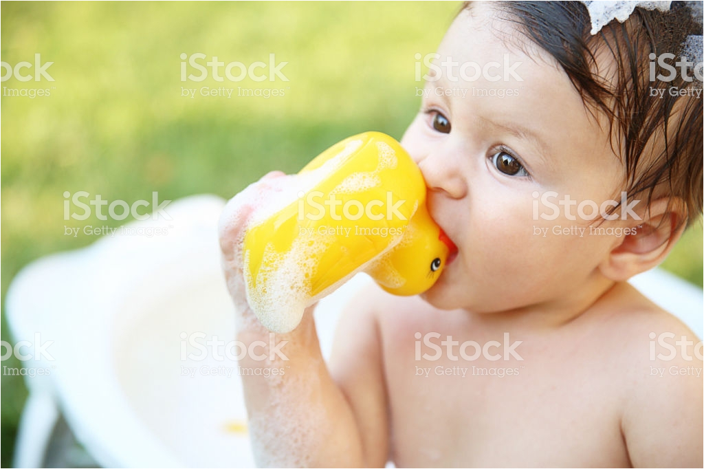 baby bath in wash tub gm