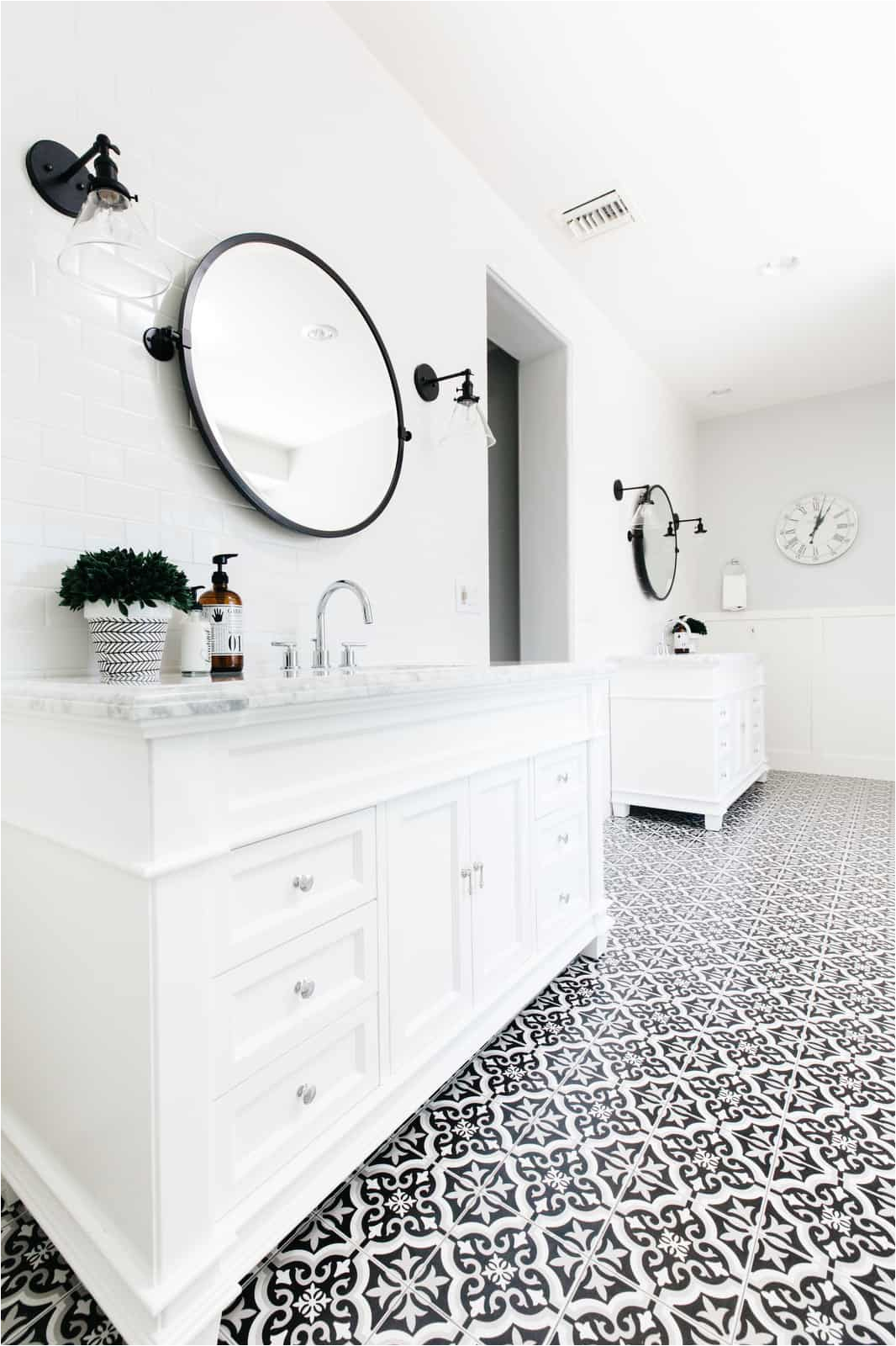 black and white bathroom ideas