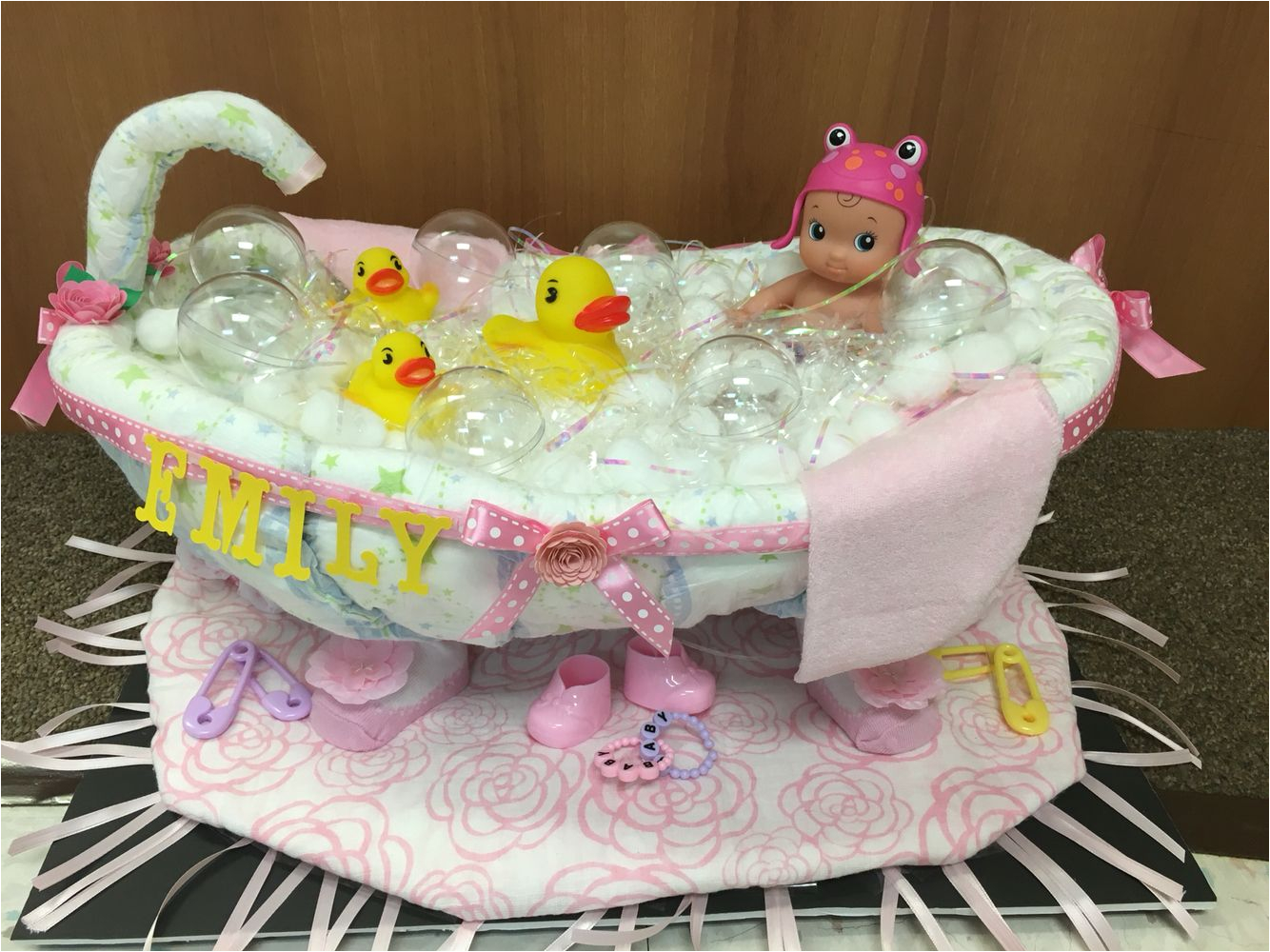 Baby Bathtub No Made A Diaper Bathtub Out Of Diapers for A Co Worker