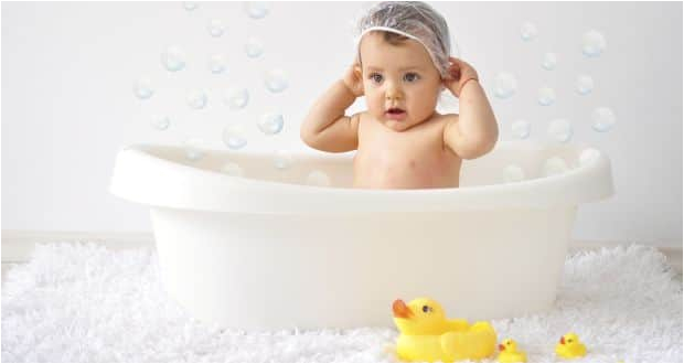 baby care tip 33 never leave your baby alone in the bath tub d0917