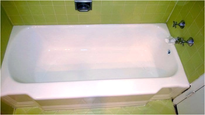 should you choose bathtub refinishing or liner