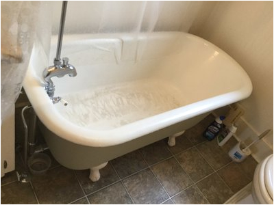 clawfoot bathtub refinishing