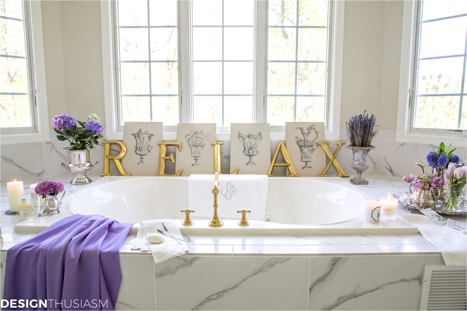 Bathtub Surround Decor 20 Minute Decorating Summer Refresh for Your Bathroom Decor