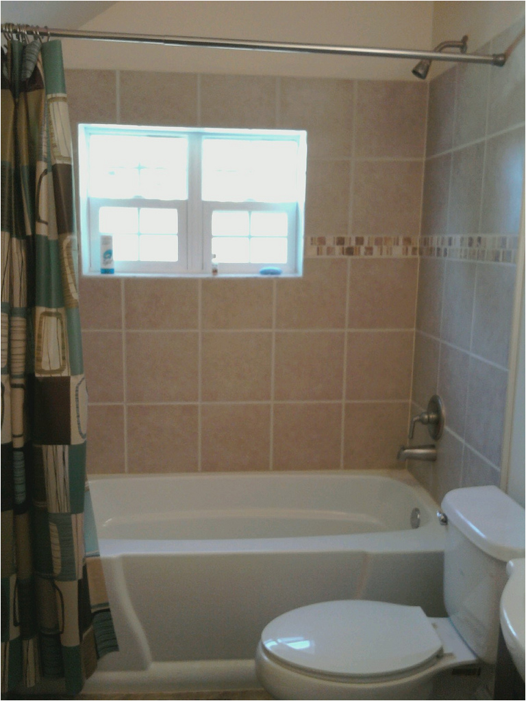 installation simple and secure with bathtub surround