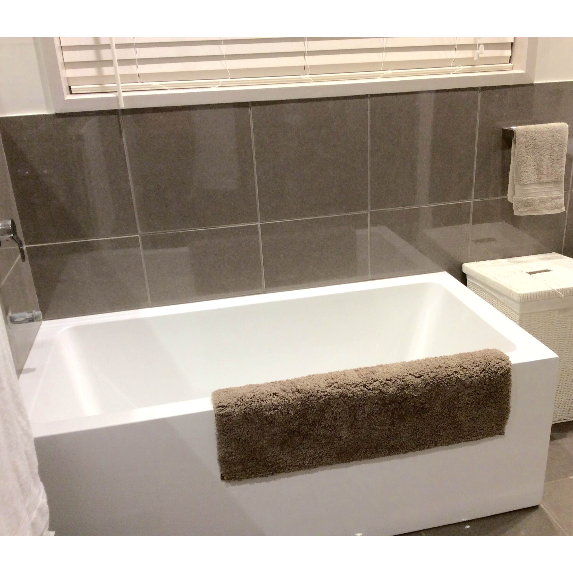 lugo freestanding corner bath rhs 1650mm