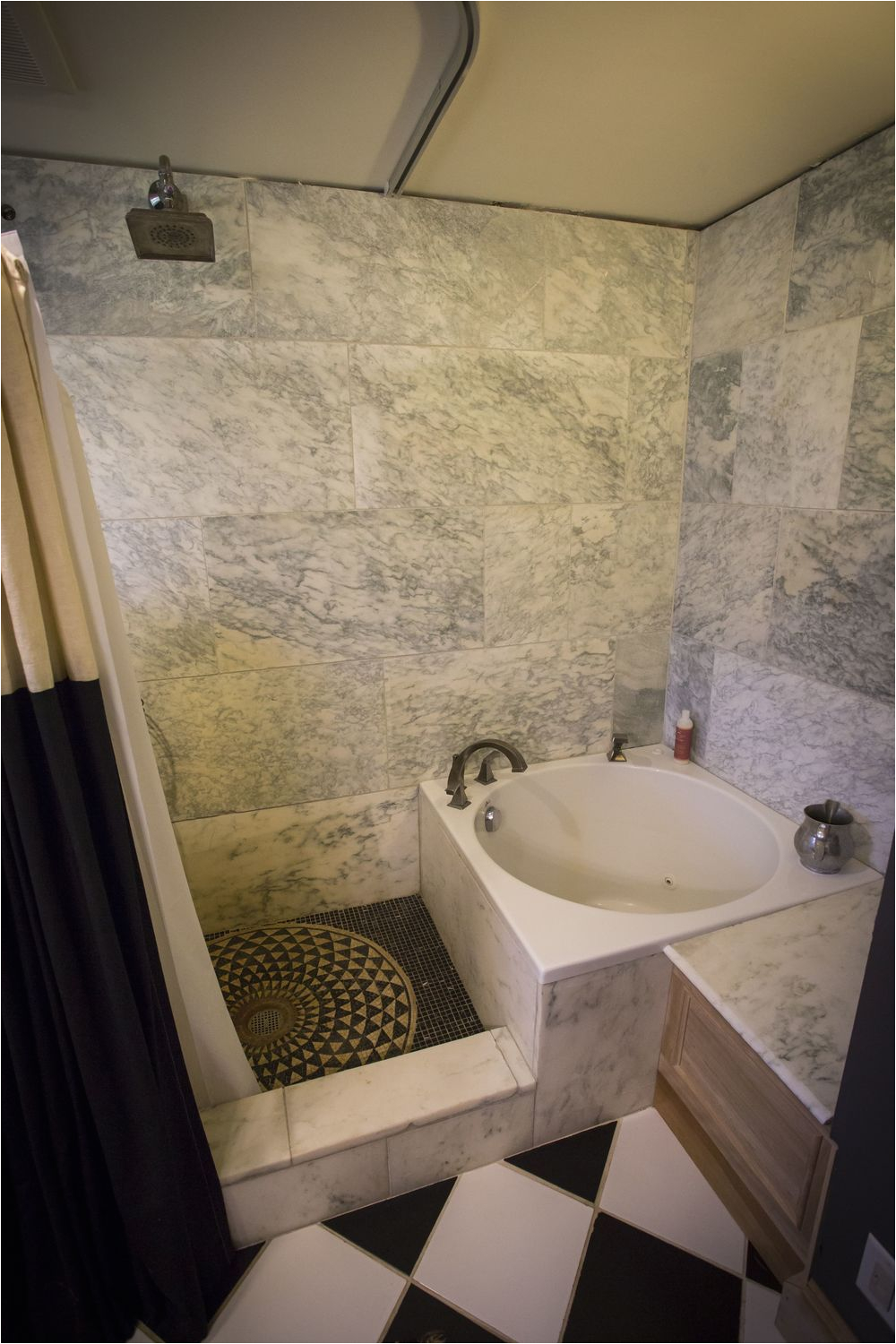 Bathtubs and soaking Tubs Pin by Leila Levi On Bathrooms