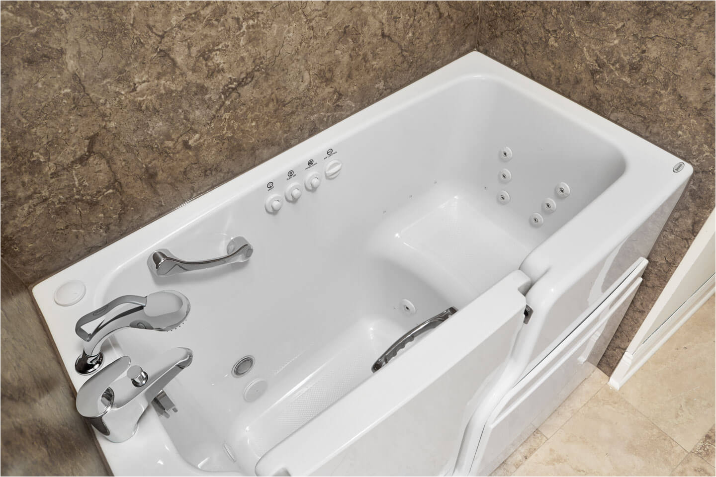 Ванна раньше. Jacuzzi walk-in Set 140 комплектация. Вибрационная ванна. Маленькие ванны с функцией гидромассажа. Маленькие чугунные ванны с функцией гидромассажа.