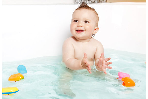 baby bathing safety tips newborns infants toddlers