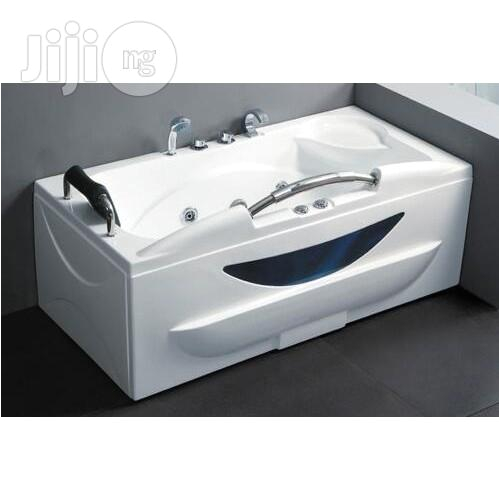 massage bathtub jacuzzi