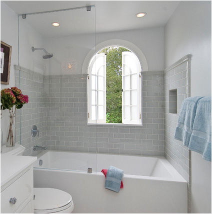 how to maximise space in a small bathroom