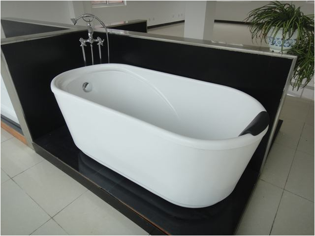 modern bath with contemporary bathtubs