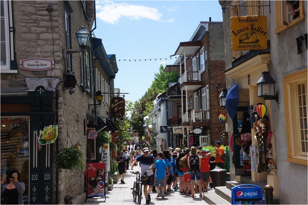 the best places to souvenirs in quebec city