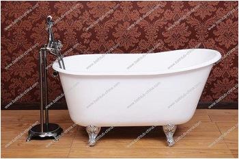 Cast iron slipper tub with clawfoot
