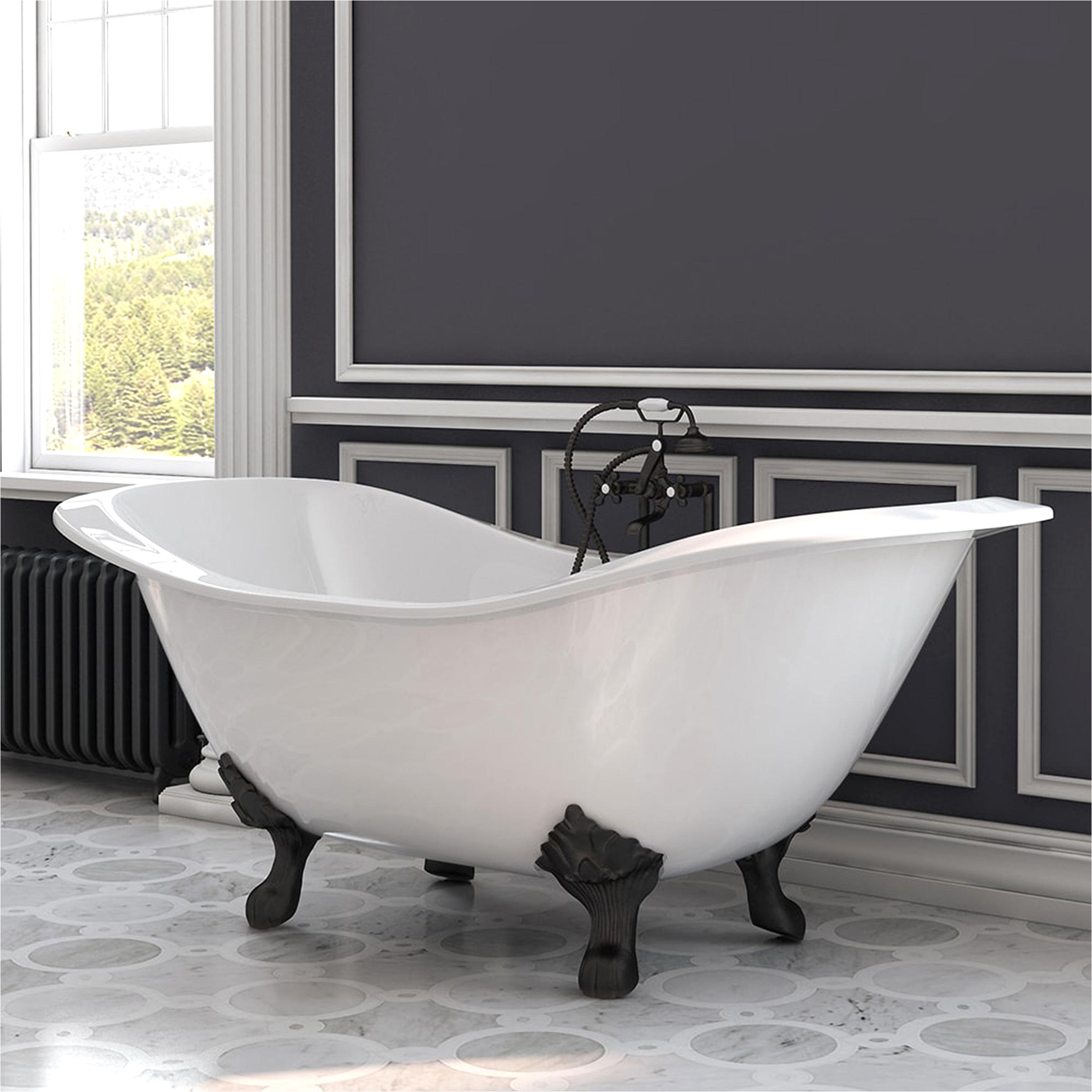 clawfoot bathtub