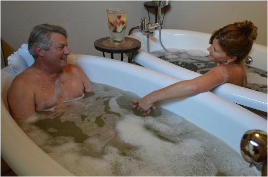 Couples Bathtubs Couples Bath Seaweed for Him and ash for Her Picture