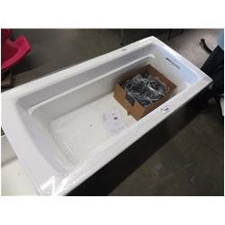 KOHLER FIBERGLASS DEEP BATHTUB i