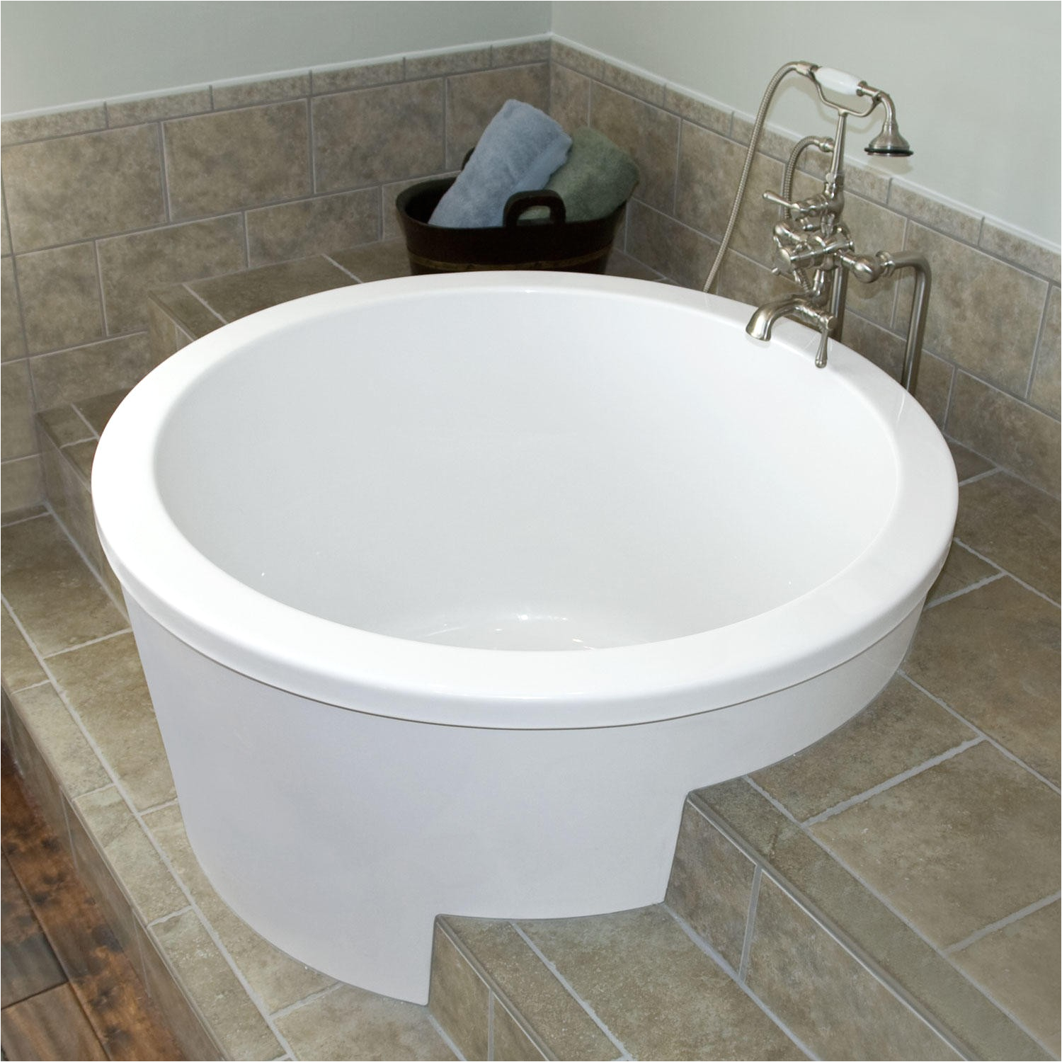 round japanese soaking tub