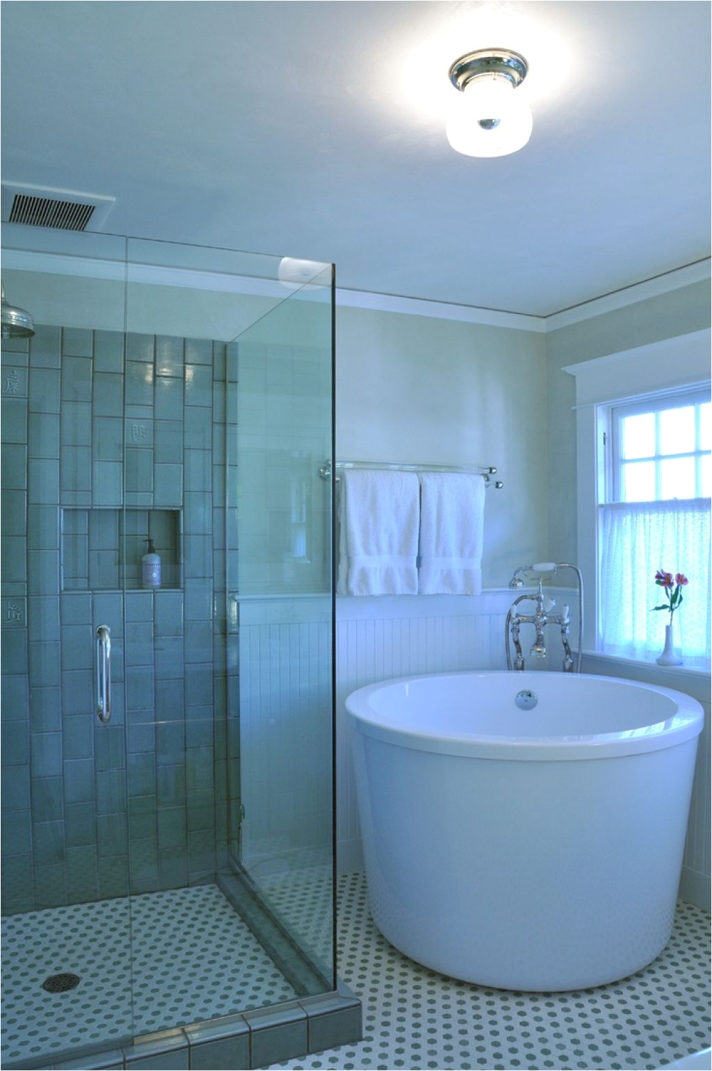 Deep Round Bathtubs the Options Of Deep Tubs for Small Bathroom