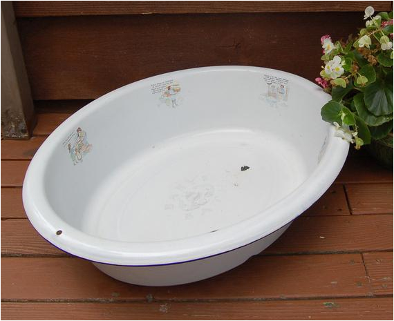 large white enamel baby bath tub basin