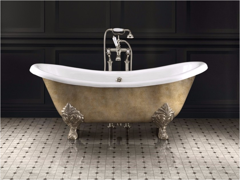 freestanding bathtub with legs