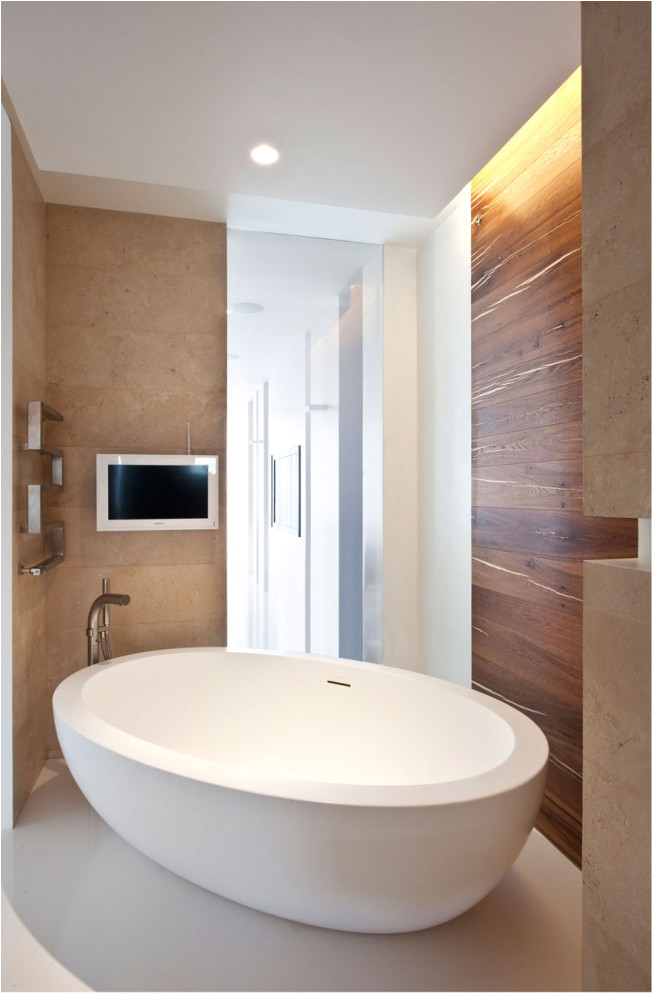 freestanding modern bath tub