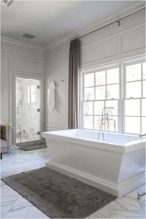 Freestanding Grey Bath Tub Spa Bathtub with White Marble Diamond Pattern Tile Floor