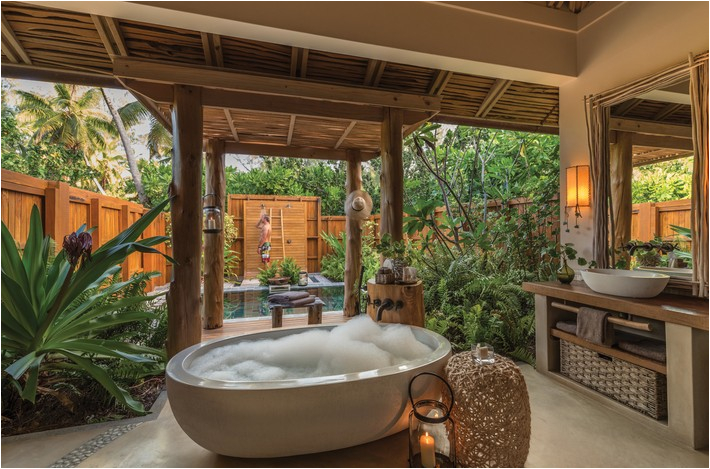 top 10 outdoor bathrooms designs