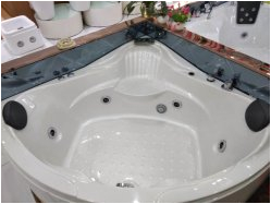 Jacuzzi Bathtub