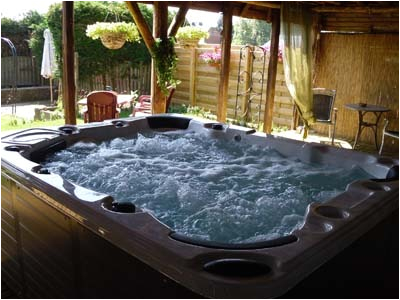 jacuzzi bathing system