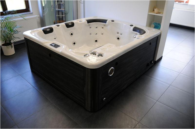 Quality Jacuzzis For Sale ranging from 4 seater to 12 seater