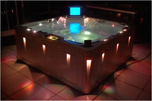 jacuzzi spa hot tub