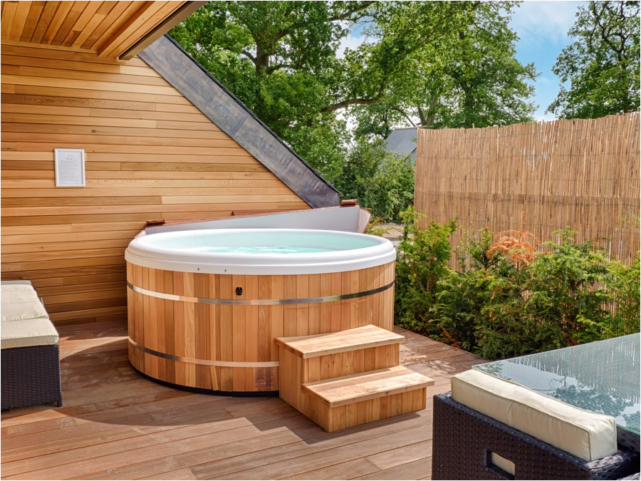 Jacuzzi Bathtubs Uk Luxury Hot Tub Holidays & Breaks Uk Darwin Escapes