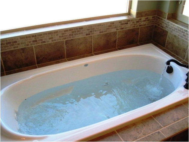 Jacuzzi Vs Bathtub Whirlpool Tub Vs Jacuzzi Bathtub Designs