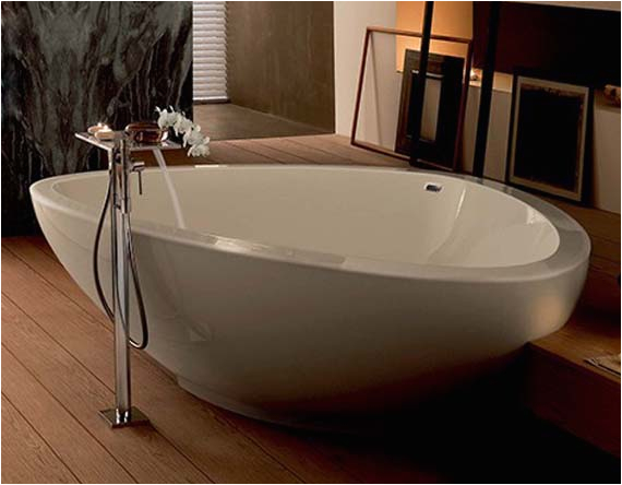 large bathtubs essential for your bathroom