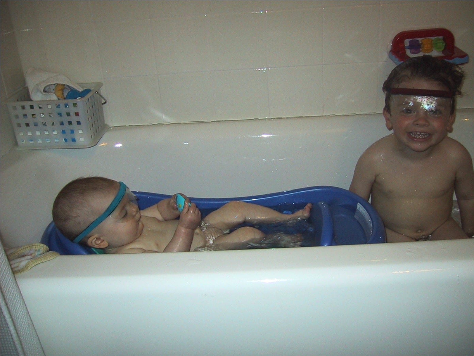 how to give two babies a bath