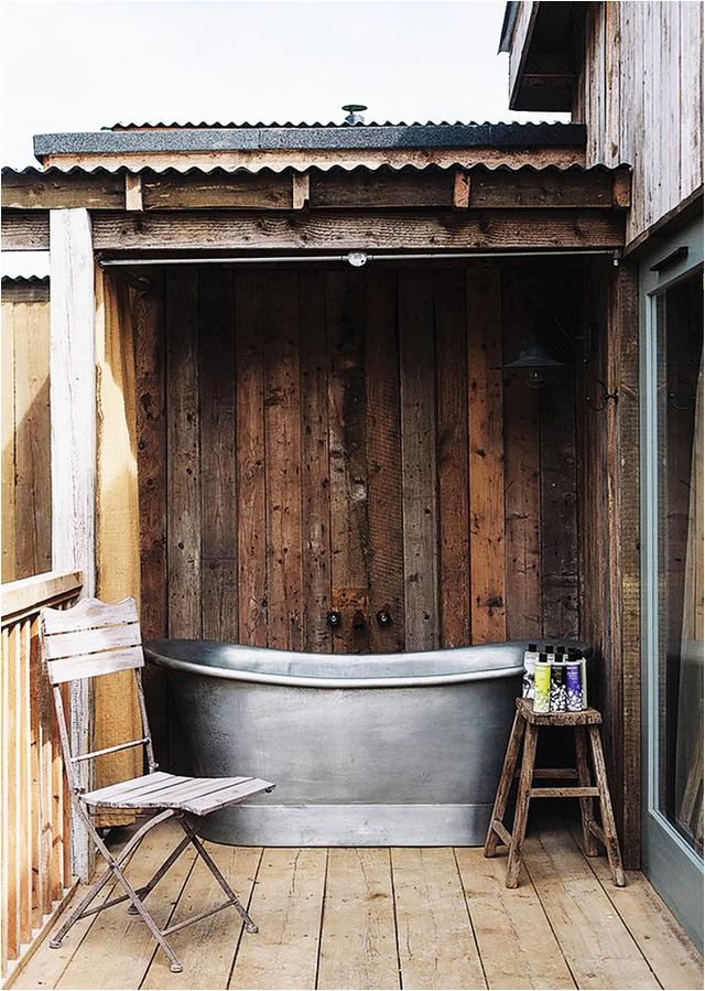 outdoor bathtubs