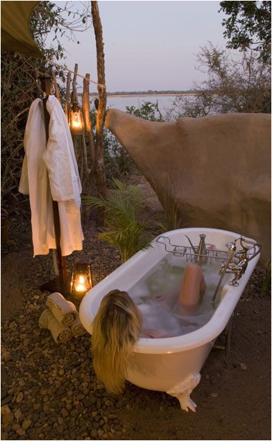outdoor clawfoot bathtub