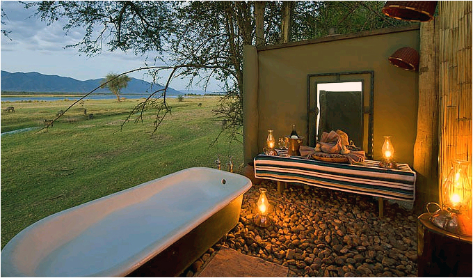 mana pools ruckomechi camp