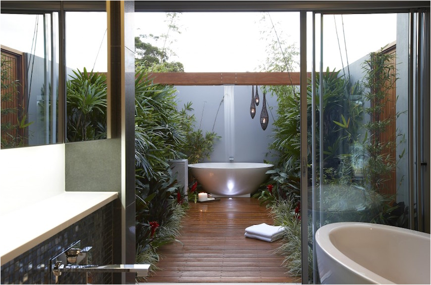 Outdoor Bathtub Tropical 10 Eye Catching Tropical Bathroom Décor Ideas that Will