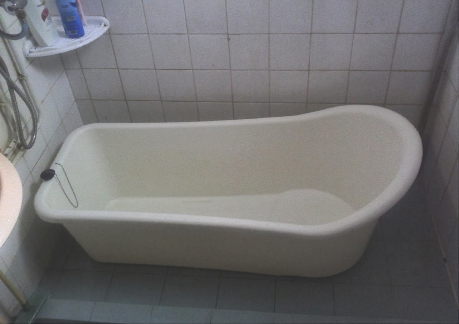 portable bathtub long and white tub